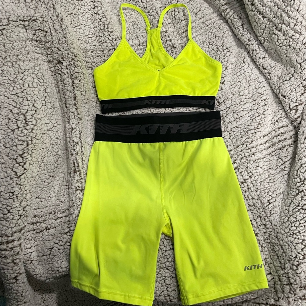 Kith Highlighter Green Active Set *only worn once*